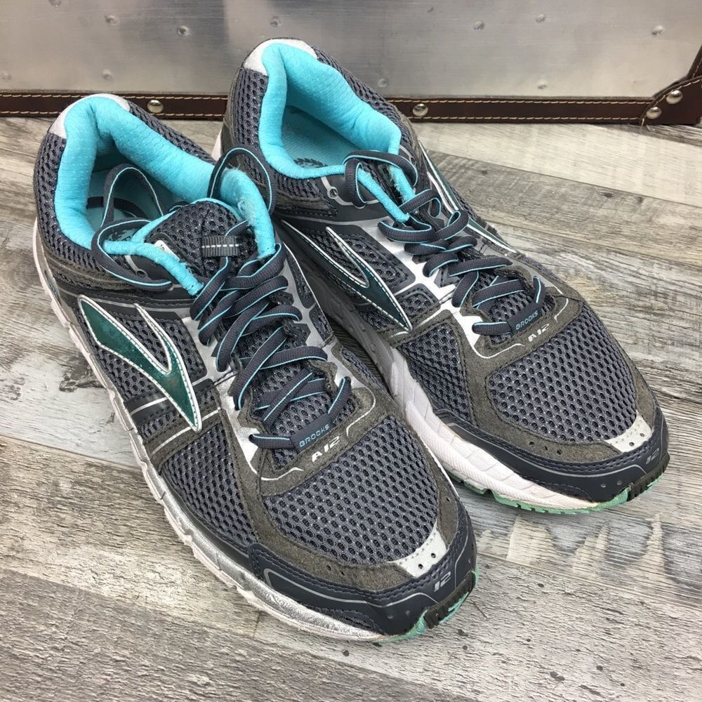 Brooks Addiction A 12 Women Size 10